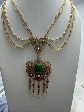 Vintage ART Design Gold and Green Statement Necklace With Pearls #27SN